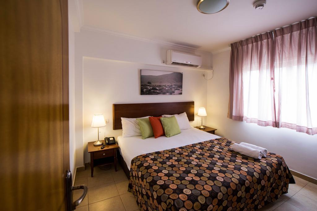 Ramon Suites By Smart Hotels Mitzpe Ramon Exterior photo