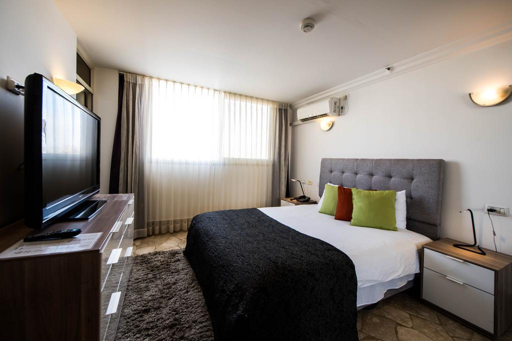 Ramon Suites By Smart Hotels Mitzpe Ramon Exterior photo