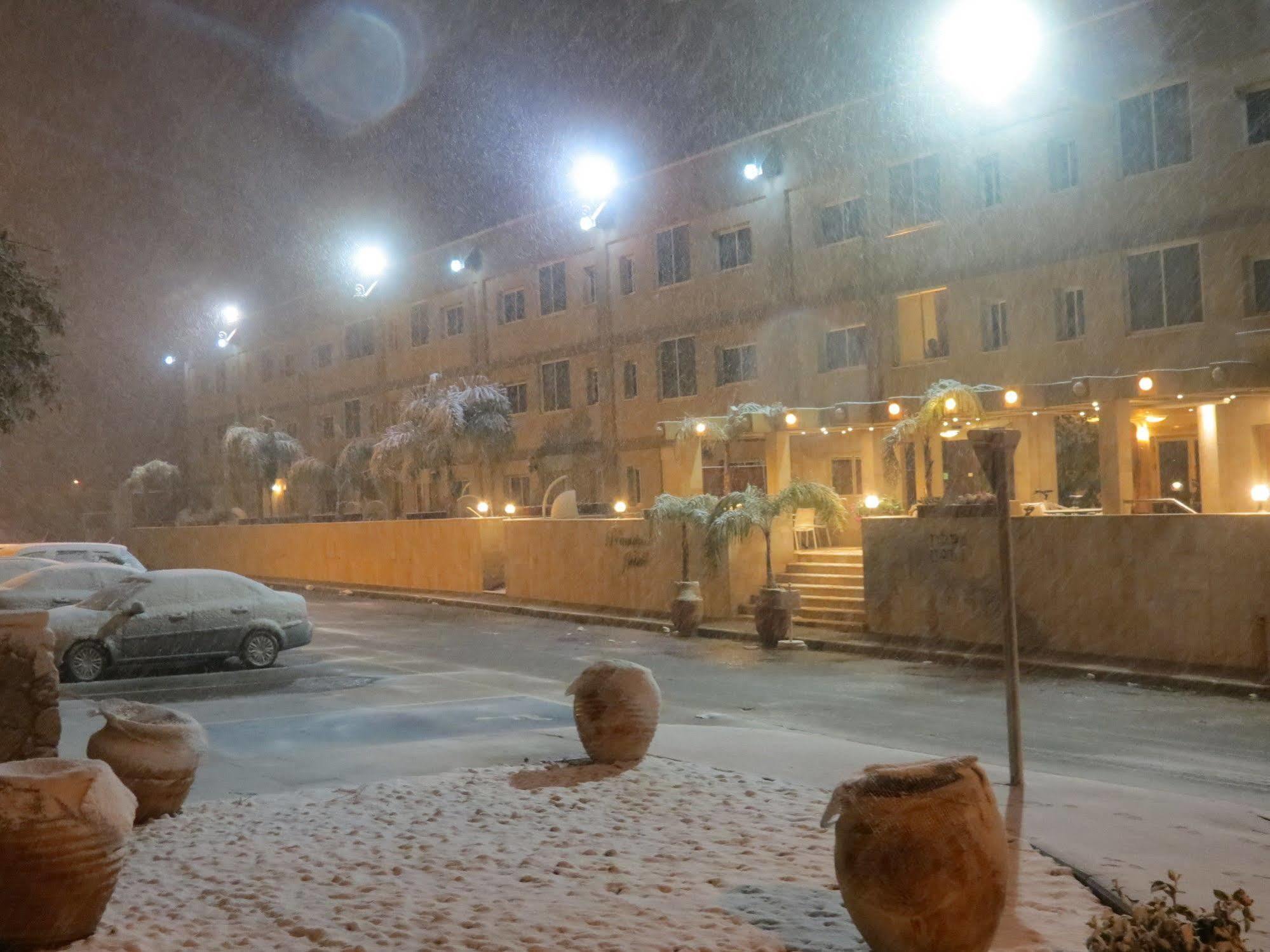 Ramon Suites By Smart Hotels Mitzpe Ramon Exterior photo