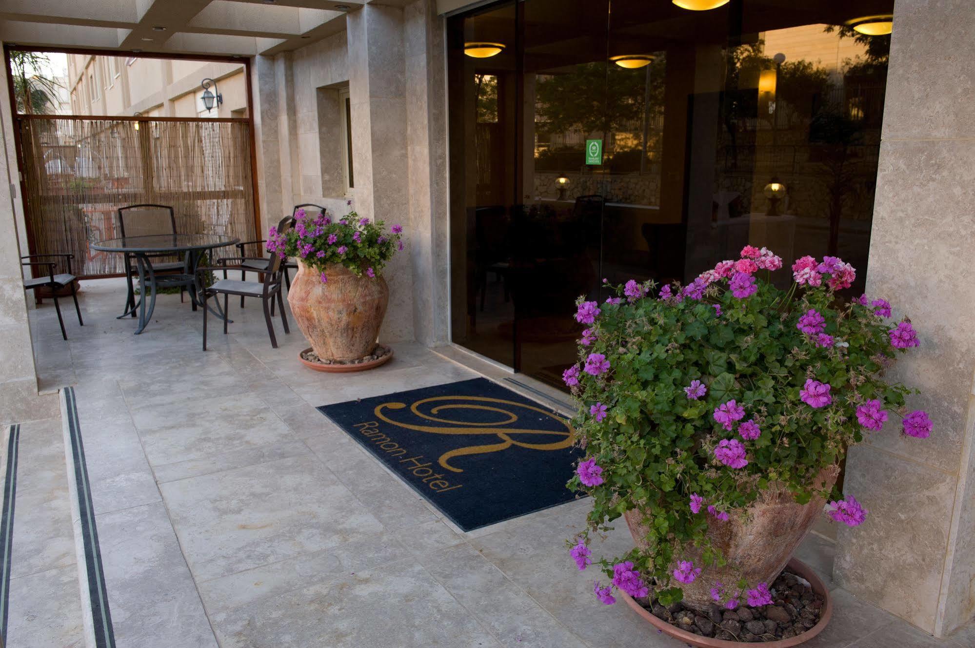 Ramon Suites By Smart Hotels Mitzpe Ramon Exterior photo