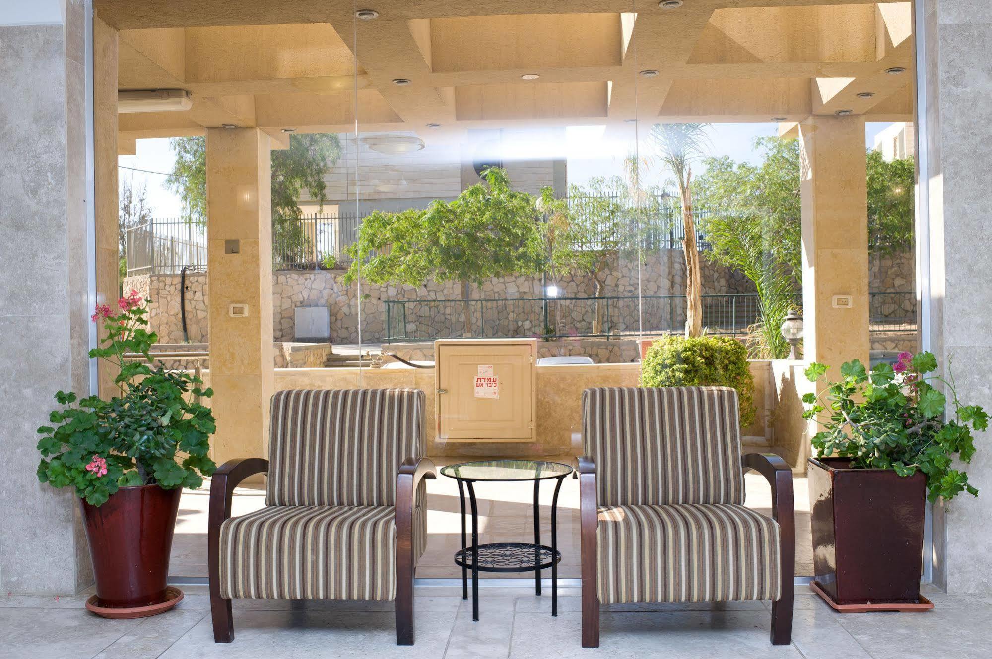 Ramon Suites By Smart Hotels Mitzpe Ramon Exterior photo